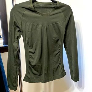 Zella navy green long sleeve shirt
